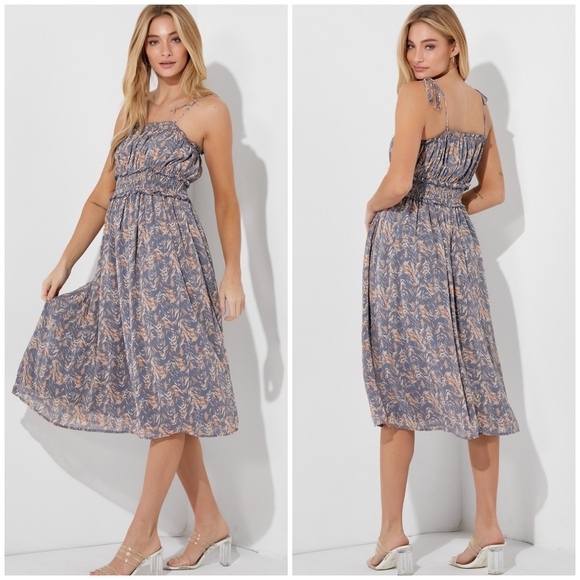 BaeVely By Polagram Gorgeous Midi Dress - Picture 6 of 11